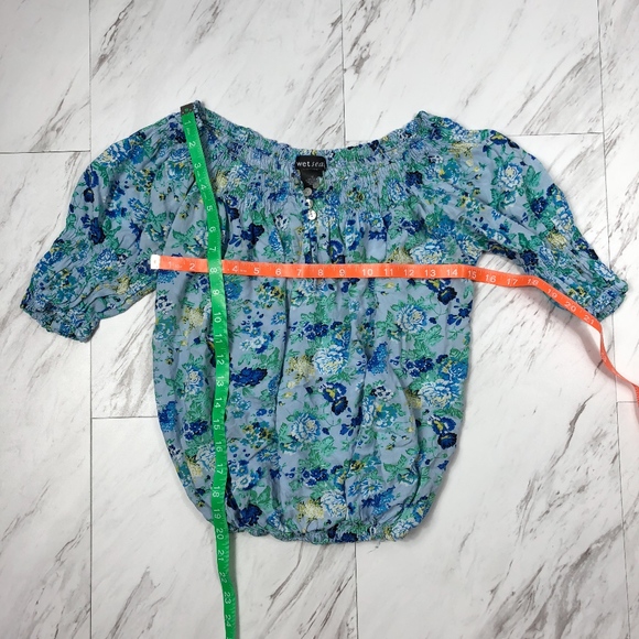 Off the Shoulder Floral Print Top Size Medium EUC - Picture 3 of 6